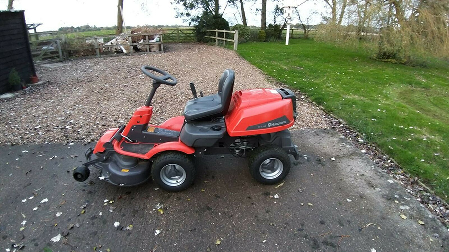 Tondeuse autoportée Rider coupe-Frontale R213C Husqvarna