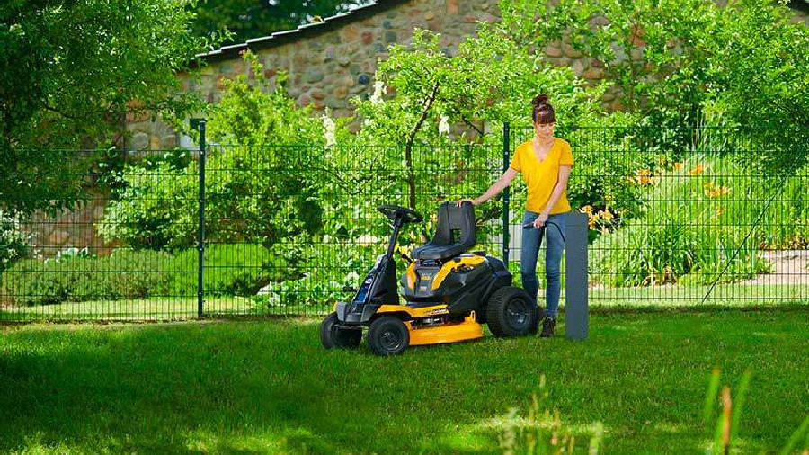 Tondeuse mini rider LR2 ES76 sur batterie Cub Cadet