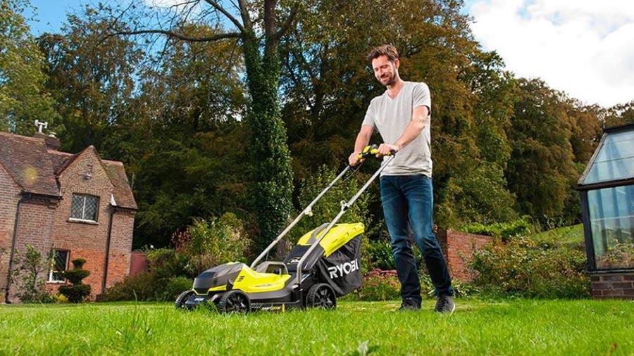 tondeuse One+ RLM18X33B40 Ryobi