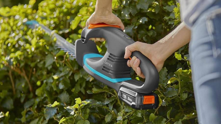 Taille-haies Hedge Trimmer EasyCut 40/18V P4A Gardena