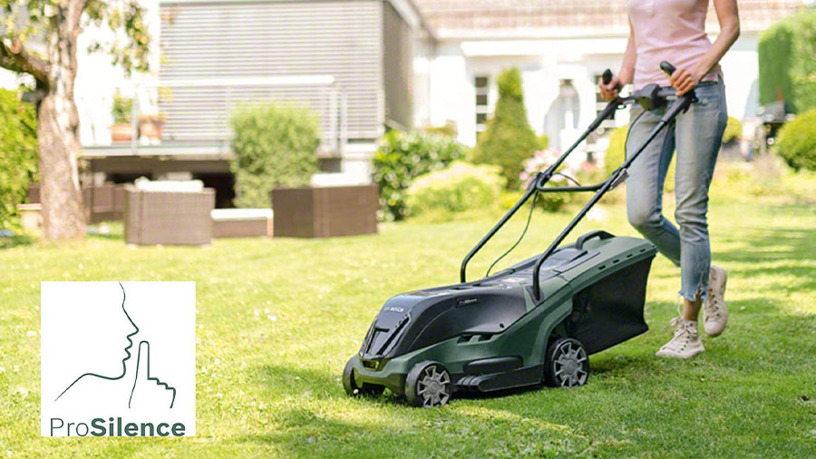 La tondeuse à gazon sans fil UniversalRotak 450 Bosch