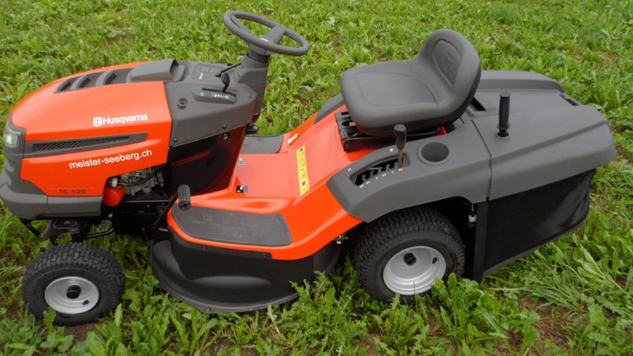 Tracteur de pelouse auto-porté à bac arrière TC 130 Husqvarna