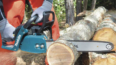 La tronçonneuse thermique EA4300F40B Makita