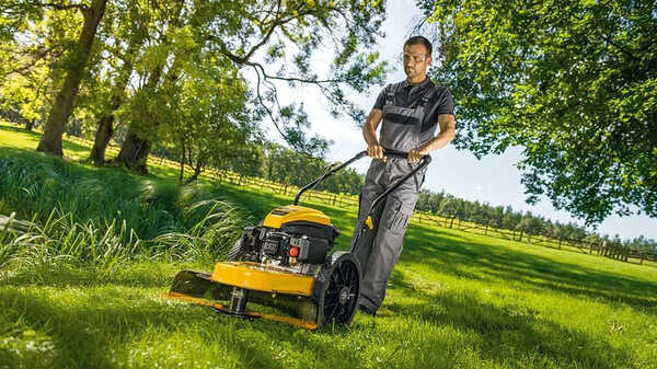 Débroussailleuse à roues LC3 DP56 Cub Cadet