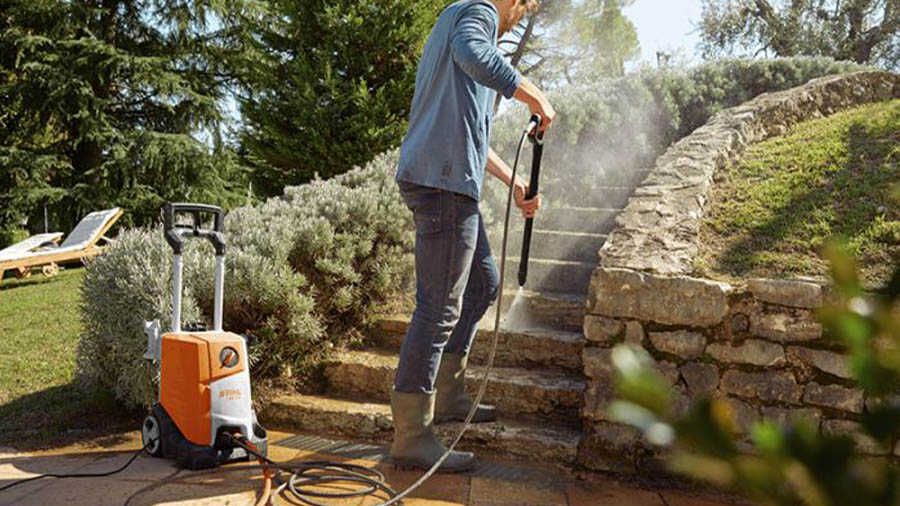 Le nettoyeur haute pression RE 110 Stihl