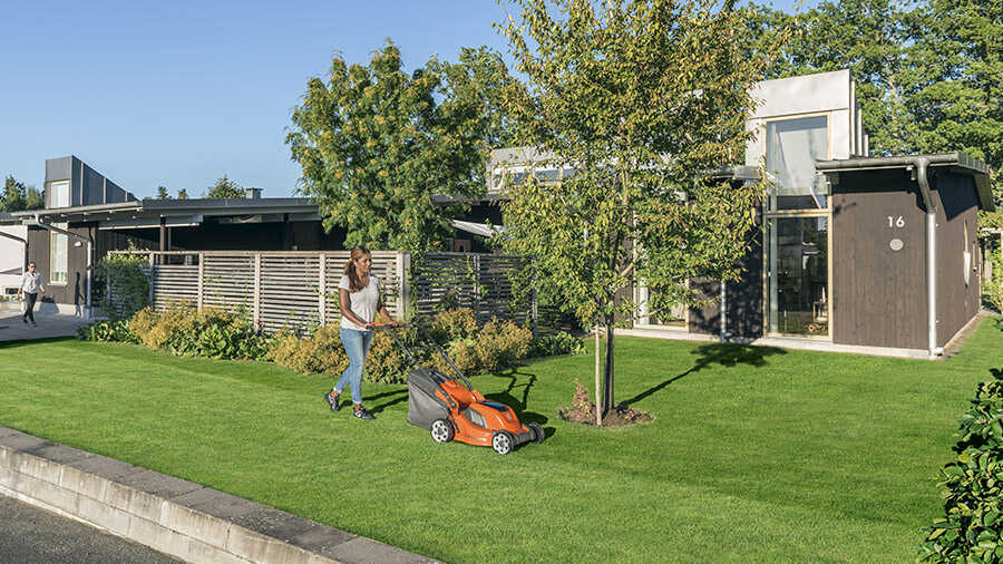 La tondeuse à gazon LC141i Husqvarna