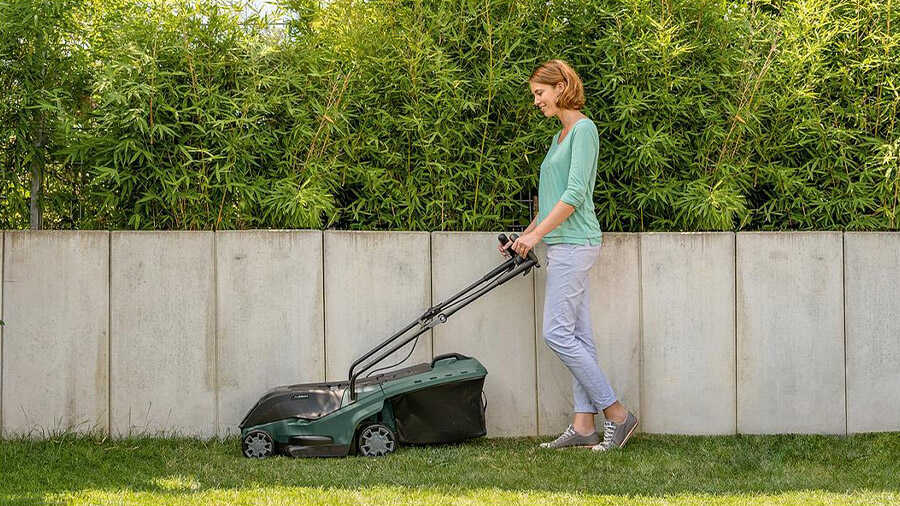  La tondeuse à gazon filaire Universal Rotak 36-550 BOSCH