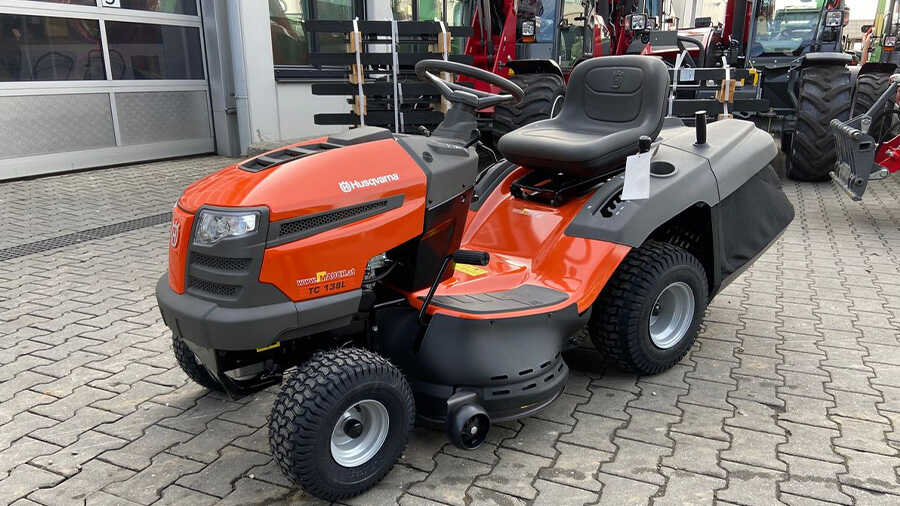  Tracteur de pelouse à bac arrière TC 138L Husqvarna