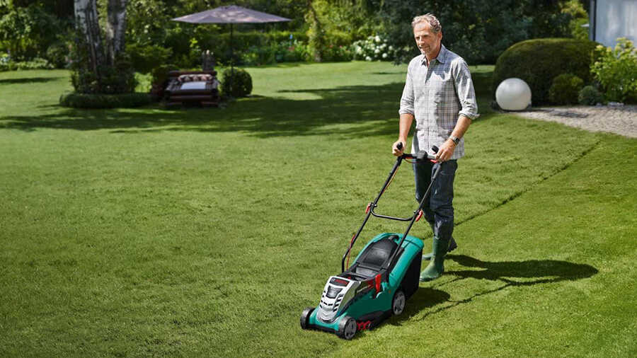 La tondeuse à gazon sans fil Rotak 370 LI BOSCH