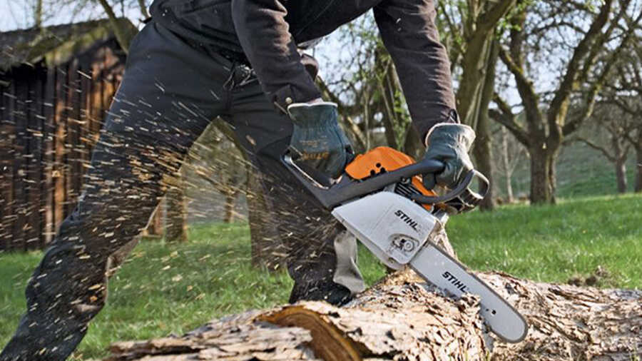 TRONCONNEUSE THERMIQUE STIHL MS 211