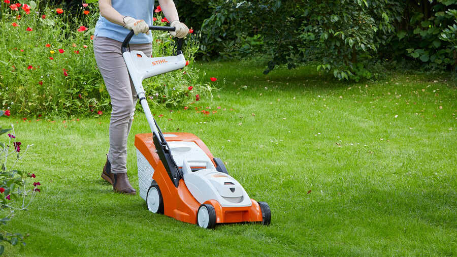  La tondeuse à gazon sur batterie RMA 339 C STIHL