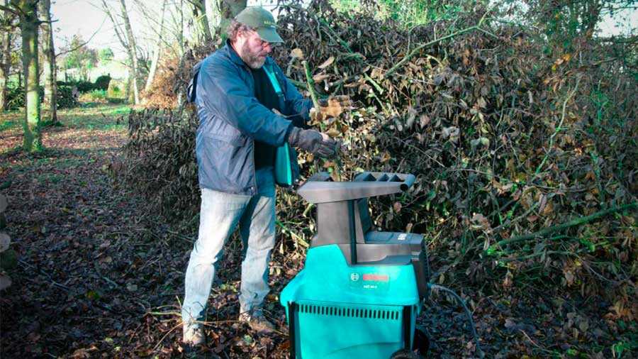 test et avis broyeur de vegetaux bosch axt 25 TC pas cher